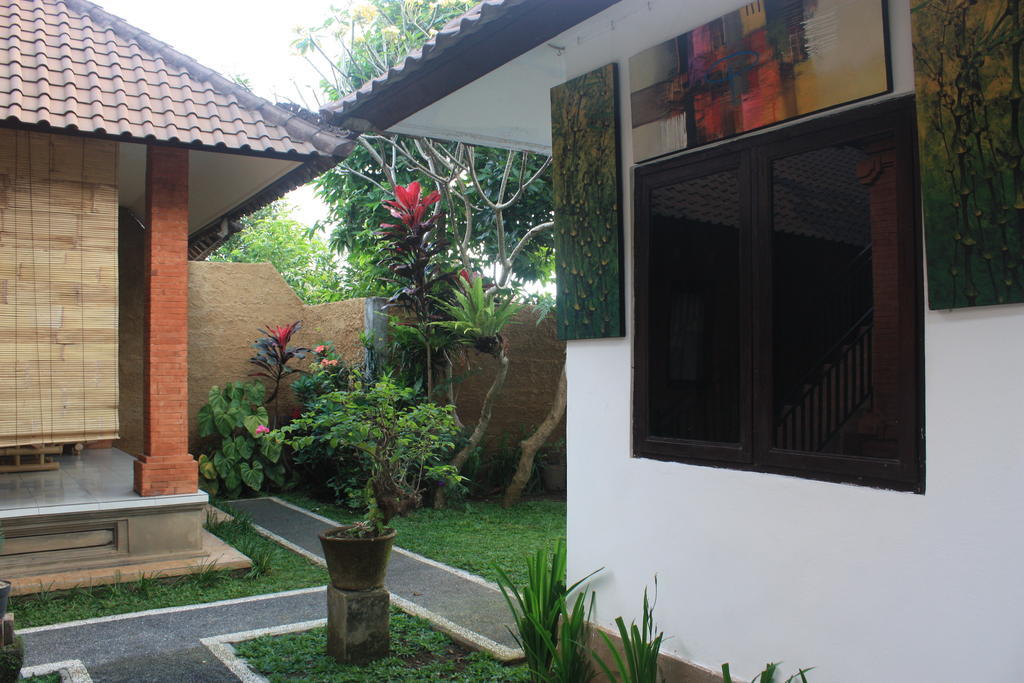 Santana Bali Home Stay Ubud  Exterior photo