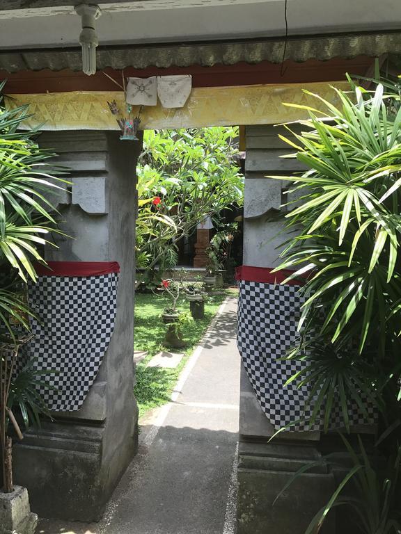 Santana Bali Home Stay Ubud  Exterior photo